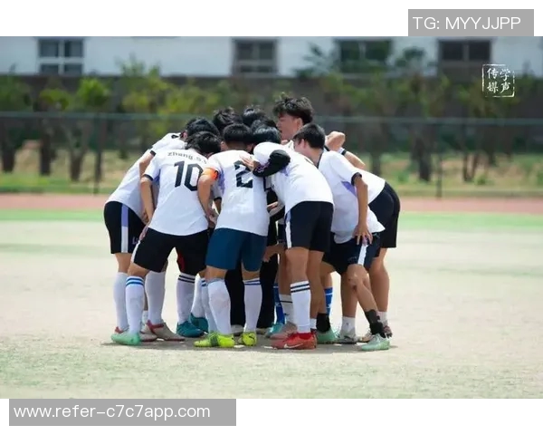重庆明星足球赛激情开战球星齐聚展现足球魅力与友谊精神